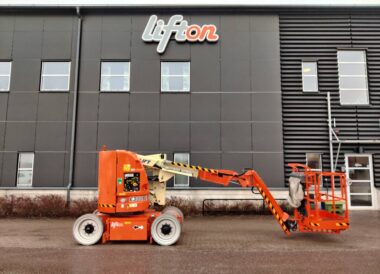JLG E 300 AJP Bomlift