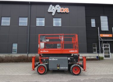 SkyJack 6832RTE Saxlift
