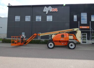 JLG 600 AJ Bomlift